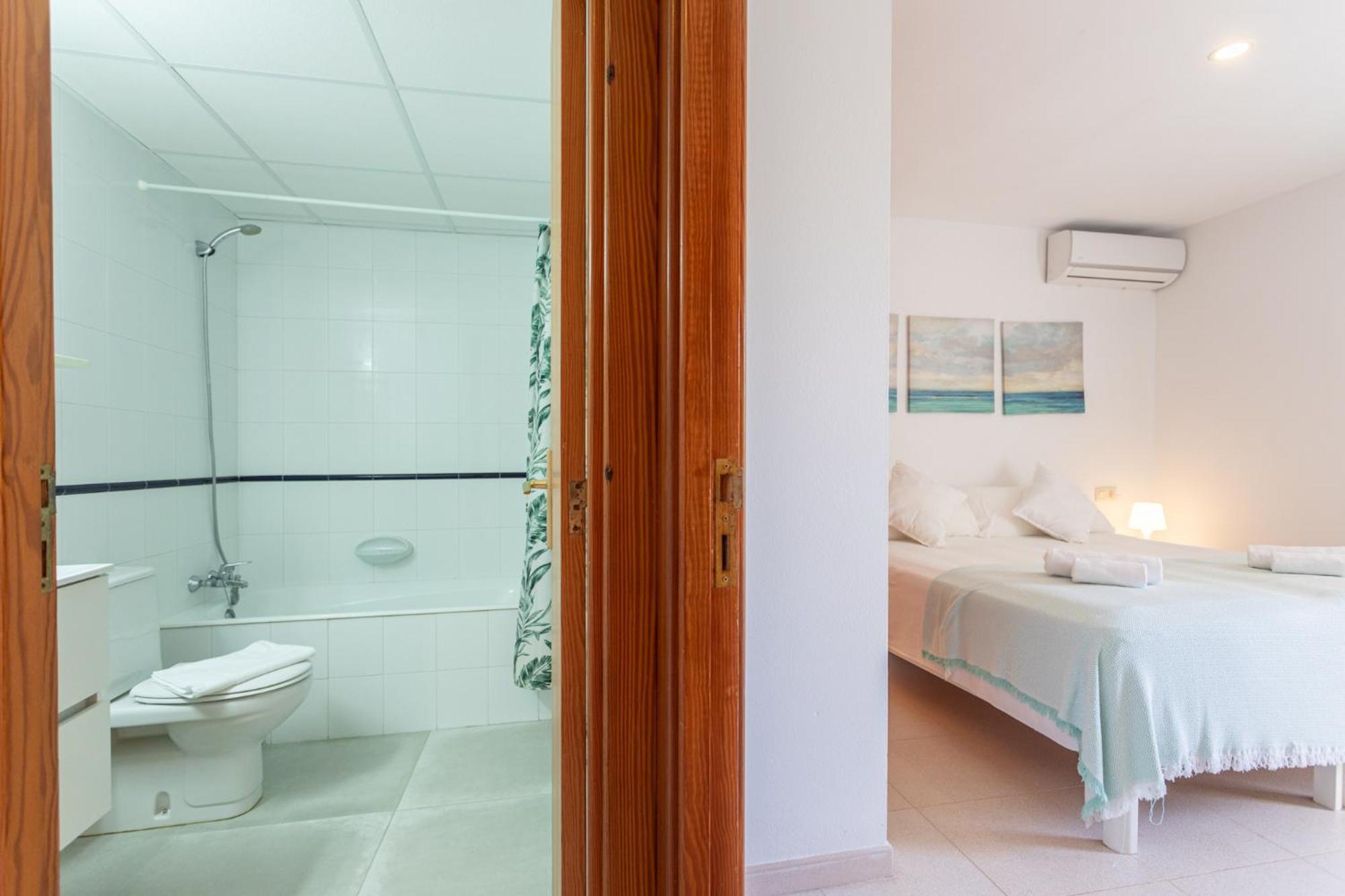 Apartamentos Es Dolc Colonia de Sant Jordi Luaran gambar